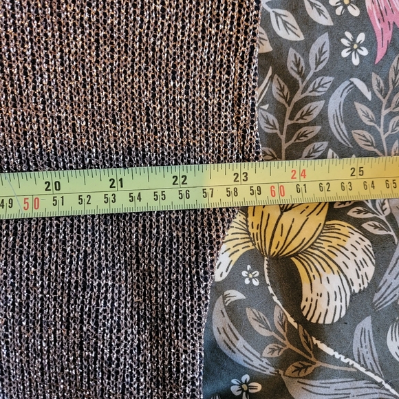 Glam Vintage Gold Knit Top! - Picture 10 of 14